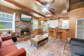 Finch Nest - Beautiful cabin in a convenient location!